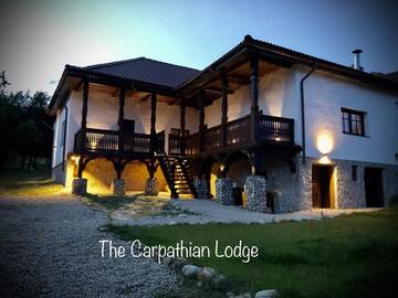 Фото Гостевой дом The Carpathian Lodge г. Рунку 1